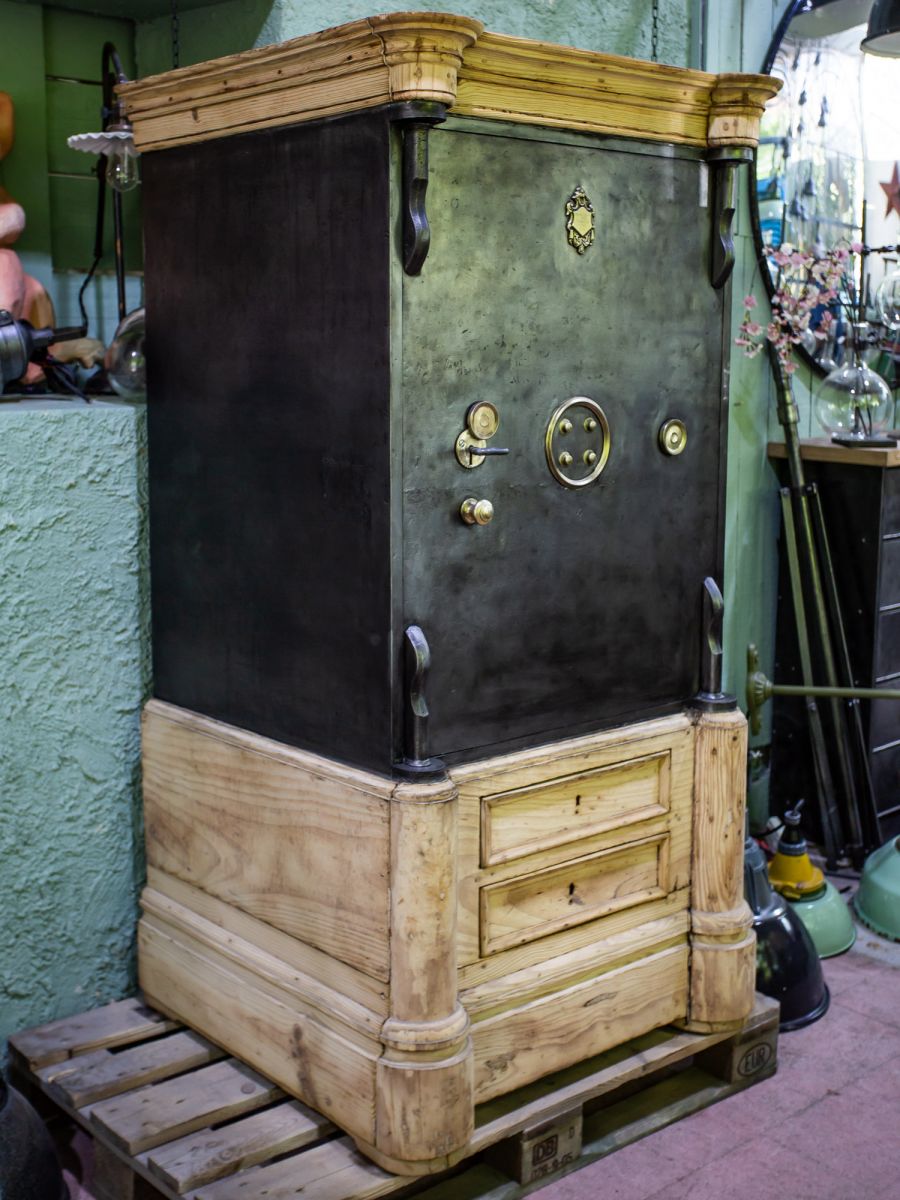 Grand Coffre-fort Du Capitaine Lost Ark ancien grand coffre fort bois metal